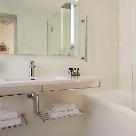 아카데미 생제르맹 4*