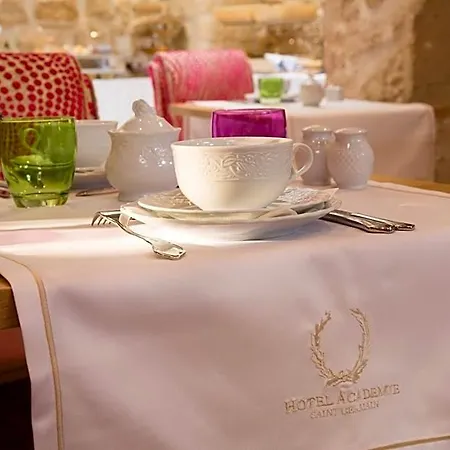 מלון Academie Saint Germain 4*